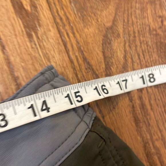 L.L. Bean men’s colorblock swim trunks size M - Picture 5 of 8